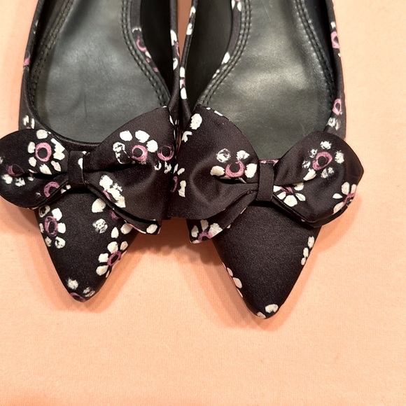 New Tory, Burch floral satin flat shoes.  Size 7 1/2 - Picture 2 of 7